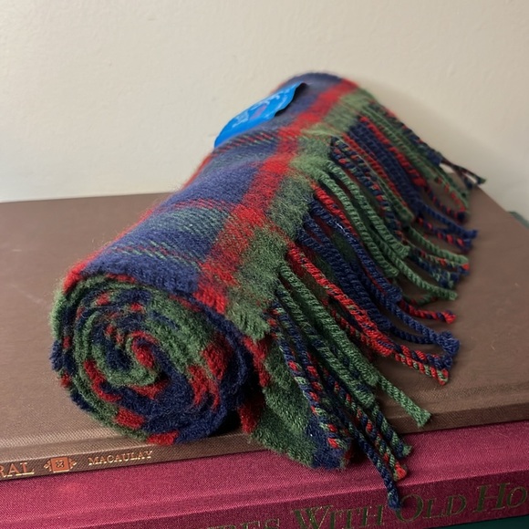 Scottish District Tartans 100% Wool Green Blue Red Plaid Unisex Scarf w Fringe - Picture 4 of 7